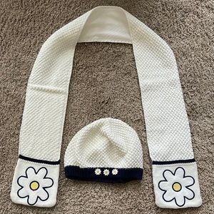 Gymboree girls daisy hat & scarf set